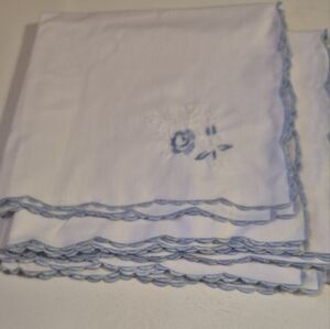 Embroidered White and Blue Cloth Set Of 7 napkins